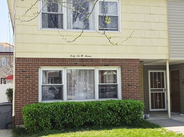 4607 204th St, Flushing, NY 11361