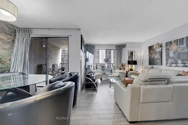 Additional image 19 of 165 BOLD St Unit 403