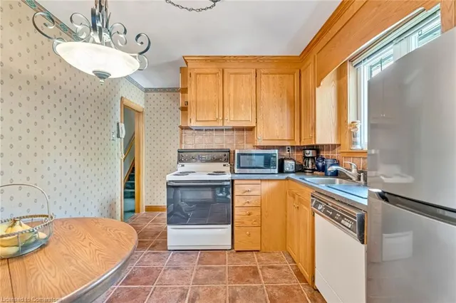 Additional image 26 of 41 Mcnab Blvd