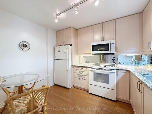 Additional image 11 of 3085 Bloor St Unit 503