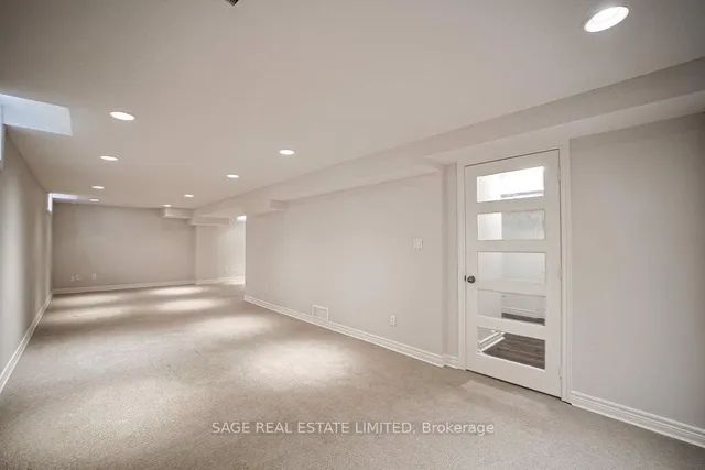 Additional image 34 of 32 Royal Rouge Tr