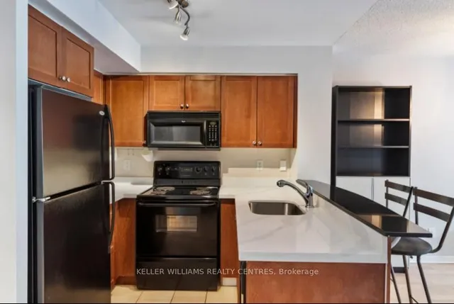 Additional image 4 of 230 King St Unit 522