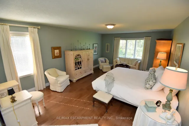 Additional image 26 of 712 ROBSON Rd Unit RR1