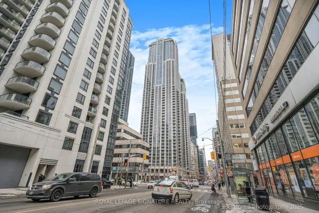 Additional image 20 of 763 Bay St Unit 1015