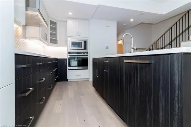 Additional image 16 of 5 Wellington St Unit 102