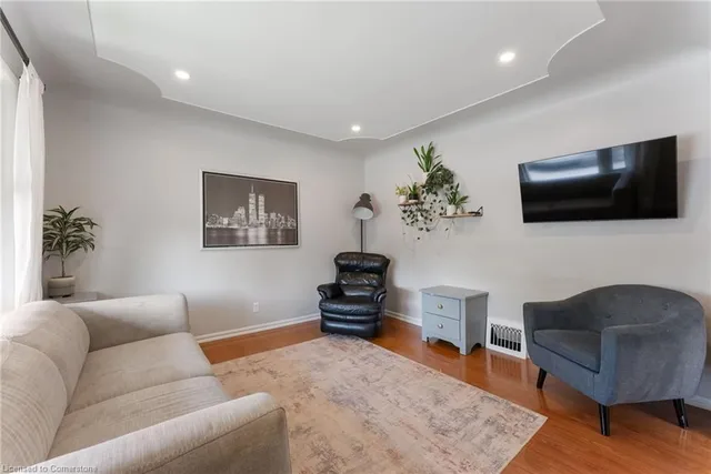 Additional image 10 of 623 Queensdale Ave