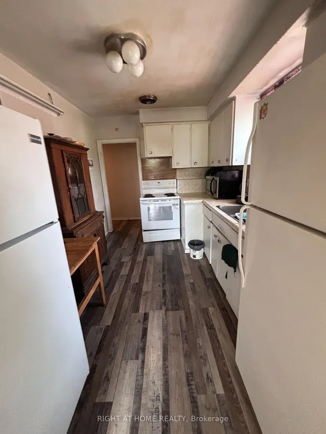 Additional image 3 of 8-10 Thistle Down Blvd