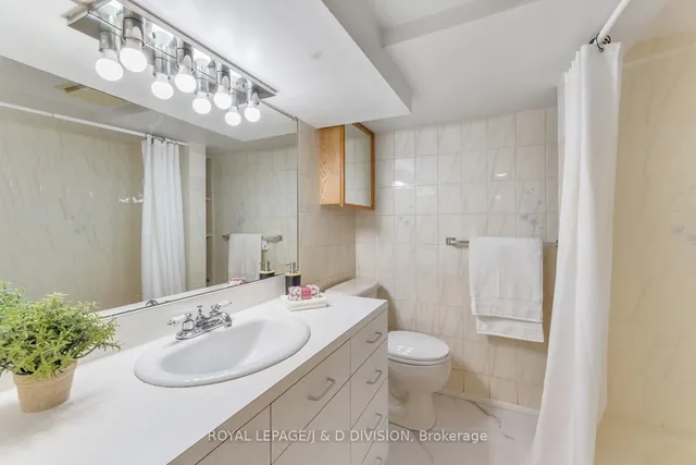 Additional image 32 of 256 Mortimer Ave