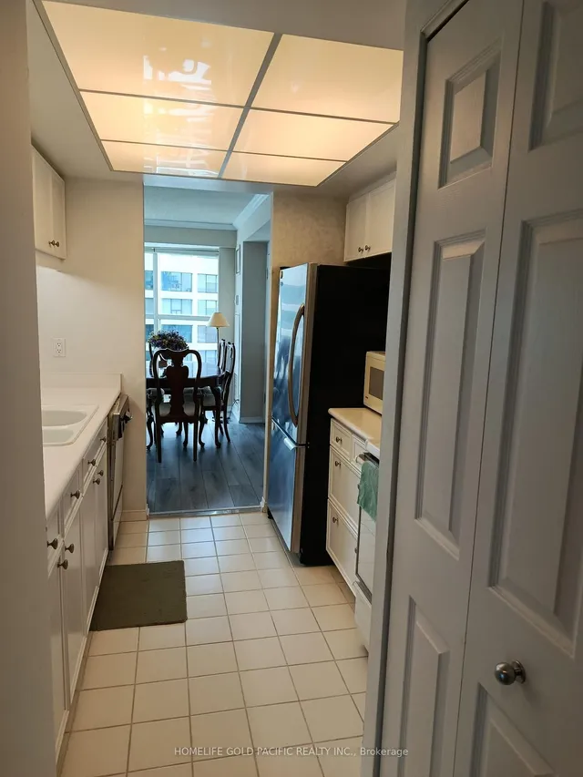 Additional image 31 of 77 Harbour Sq Unit 3702