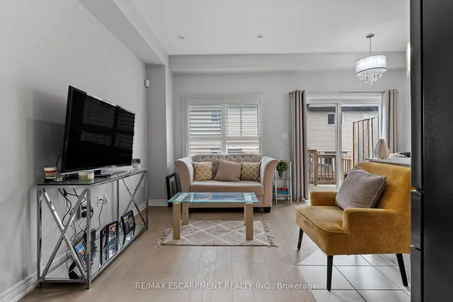 Additional image 6 of 377 Glancaster Rd Unit 20