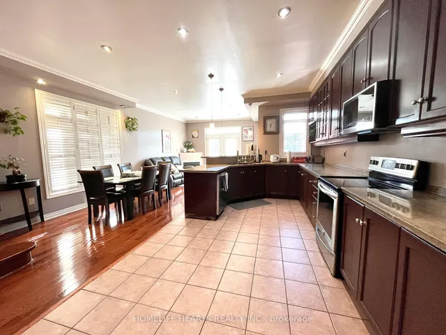 Additional image 2 of 516 Lumberton Cres