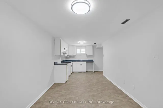 Additional image 32 of 78 Candy Cres