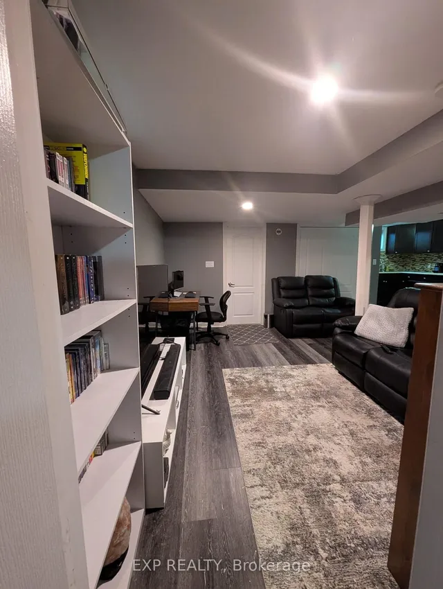 Additional image 25 of 36 Lansing Sq