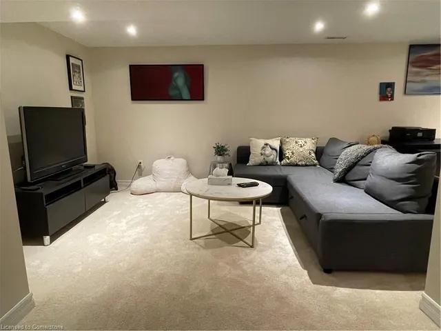 Additional image 33 of 65 Hyde Park Ave