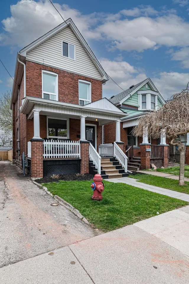 Additional image 2 of 208 Balmoral Ave