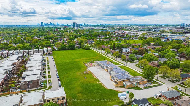 Additional image 48 of 18 Bellman Ave