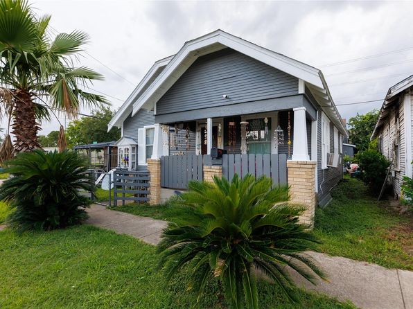 702 72nd St, Houston, TX 77011