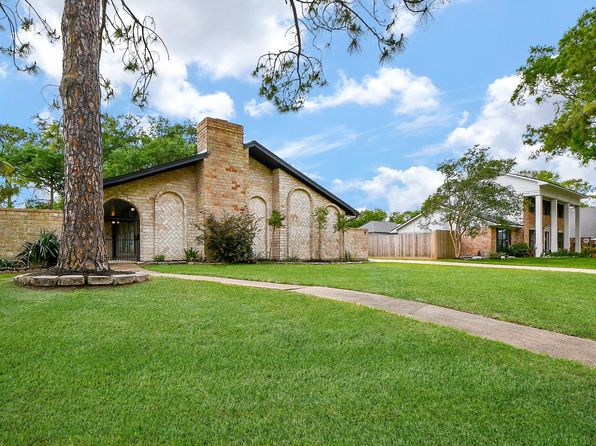 2735 Triway Ln, Houston, TX 77043