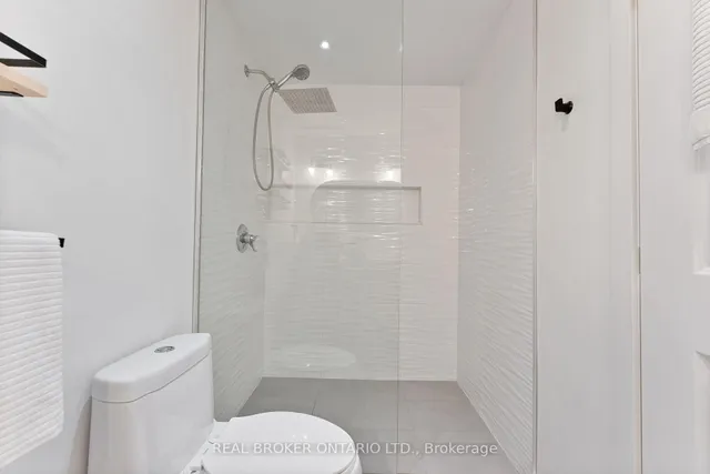 Additional image 20 of 23 Macaulay St Unit 2