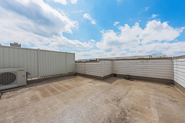 Additional image 35 of 256 Royal York Rd Unit 116