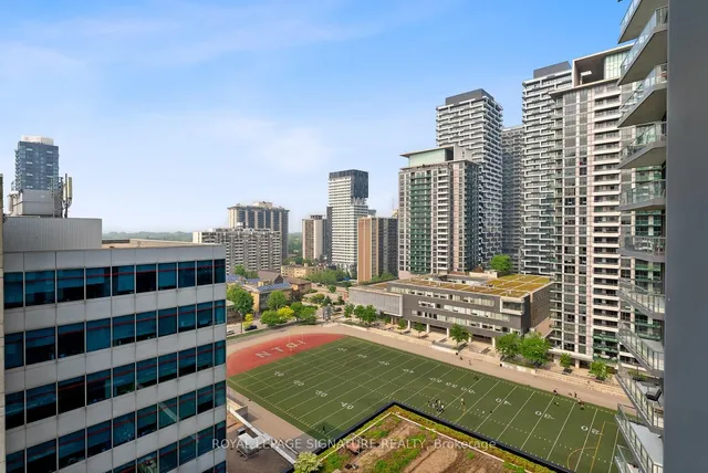 30 Roehampton Ave Unit 1505