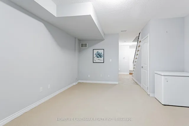 Additional image 36 of 523B Royal York Rd