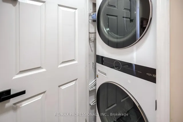 Additional image 26 of 32 Stadium Rd Unit 323