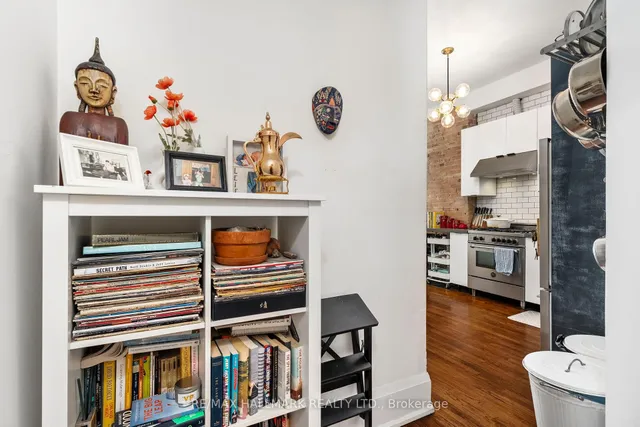 Additional image 16 of 261 Ossington Ave