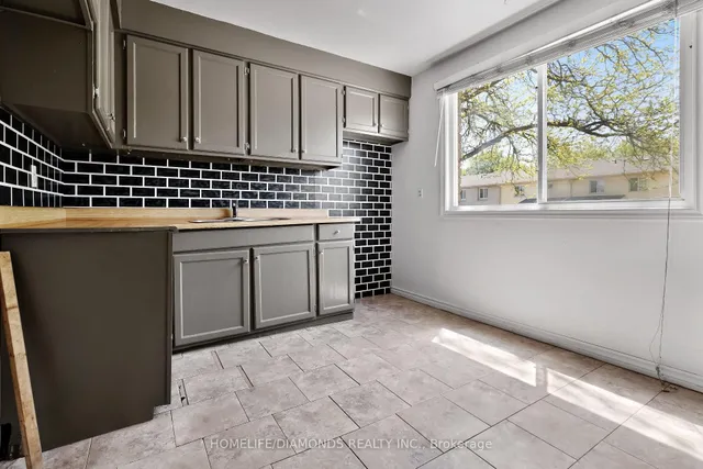 Additional image 16 of 262 KENORA Ave Unit 35