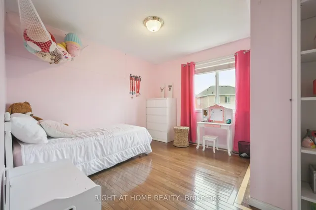 Additional image 21 of 477 Farlow Cres