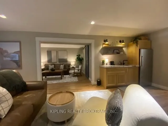 Additional image 31 of 923 Daryl Dr