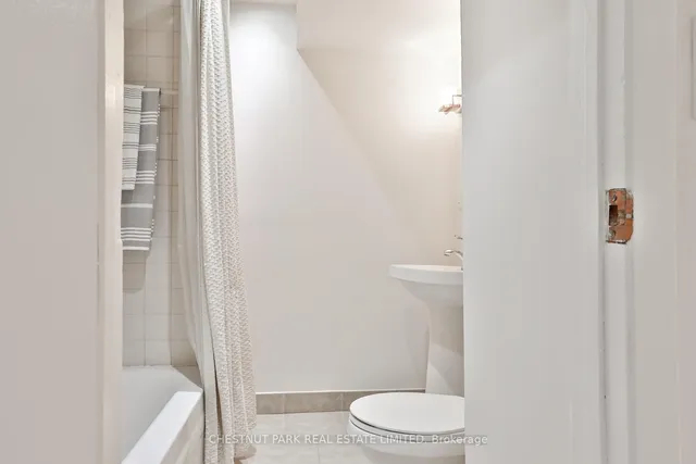 Additional image 26 of 241 Erskine Ave