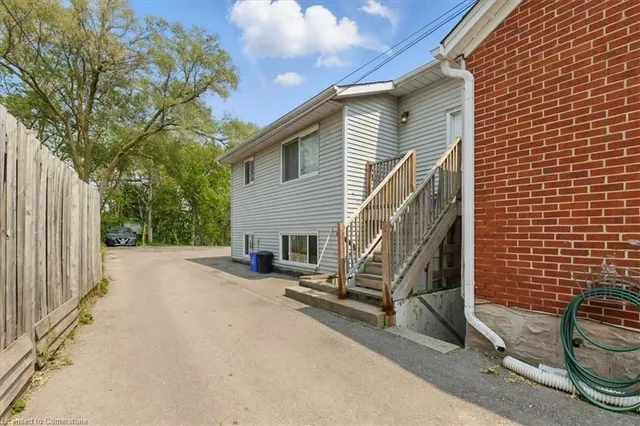 Additional image 3 of 839 Stirling Ave