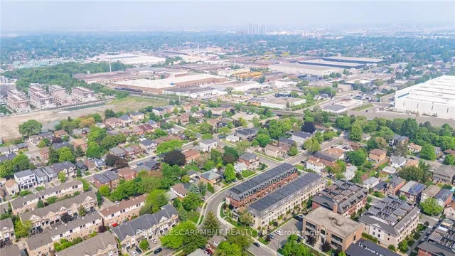 Additional image 32 of 41 Twenty Ninth St