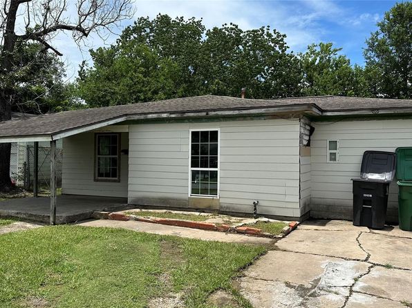 7338 Hurtgen Forest Rd, Houston, TX 77033