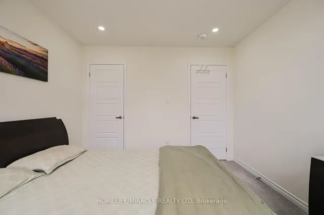 Additional image 36 of 896 Sumac Cres