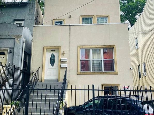 2202 Cedar Ave, Bronx, NY 10468