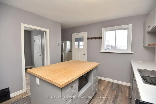 Additional image 9 of 295 Paling Ave