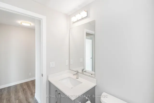 Additional image 28 of 15 Queen St Unit 707