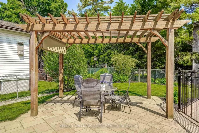 Additional image 42 of 2181 Lancaster Cres