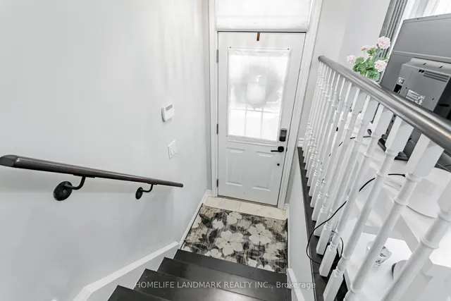 Additional image 7 of 523B Royal York Rd