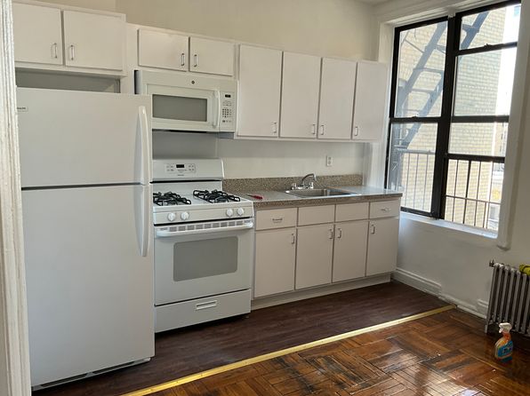 35 Thayer St APT 4E, New York, NY 10040