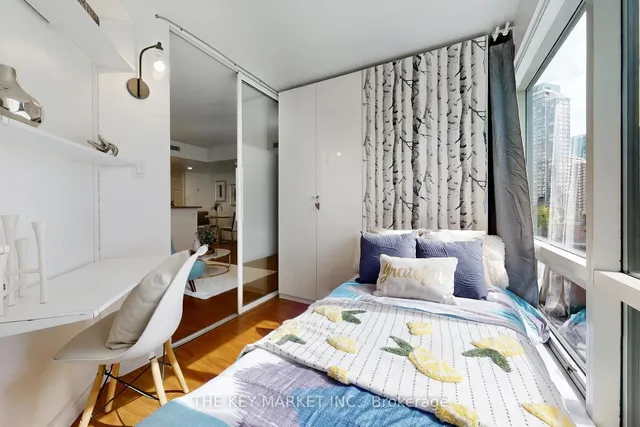 Additional image 21 of 1001 Bay St Unit 813