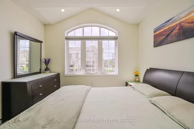 Additional image 34 of 896 Sumac Cres