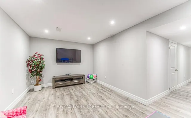 Additional image 36 of 63 GRAND FLATS Tr