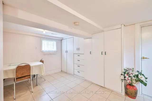 Additional image 23 of 68 Algoma St