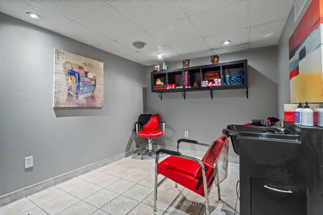 Additional image 40 of 23 Sinena Ave