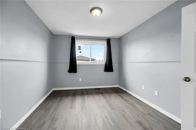 Additional image 29 of 1198 Upper Wentworth St