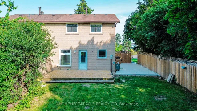 Additional image 17 of 33 Flamingo Cres