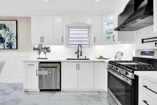 Additional image 10 of 944 Concession St